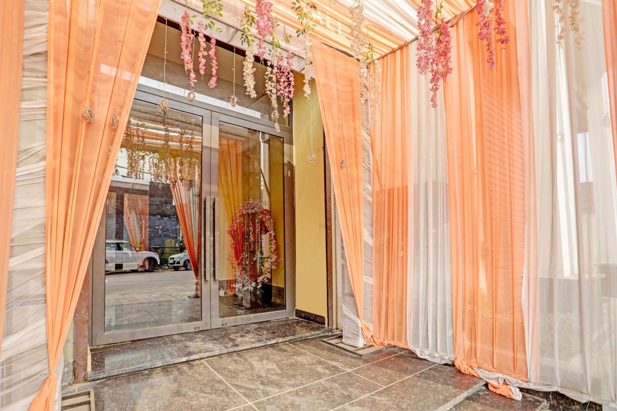 Hotel O Miraas Hotel And Banquet Hall Лудхиана Экстерьер фото